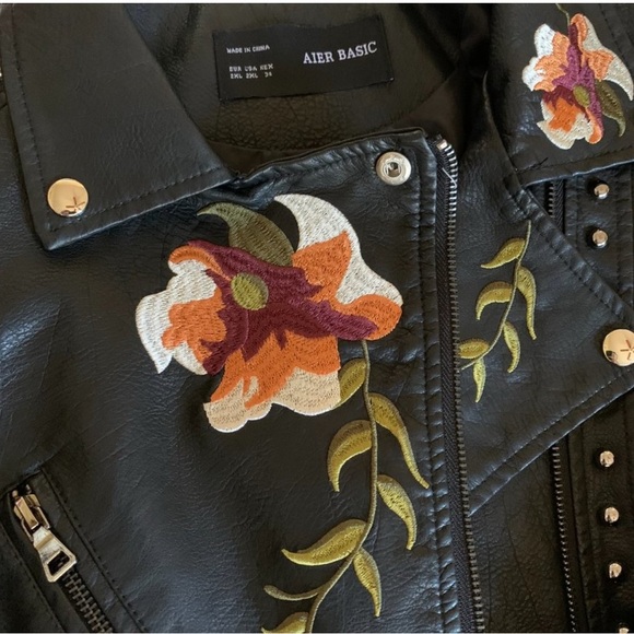 Today Sale ‼️ NWT Floral Embroidered faux leather jacket - Size S - Picture 2 of 6